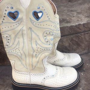 Ariat woman’s “bling bling” cowboy boots